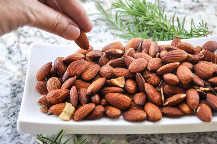 Roasted Garlic and Rosemary Almonds