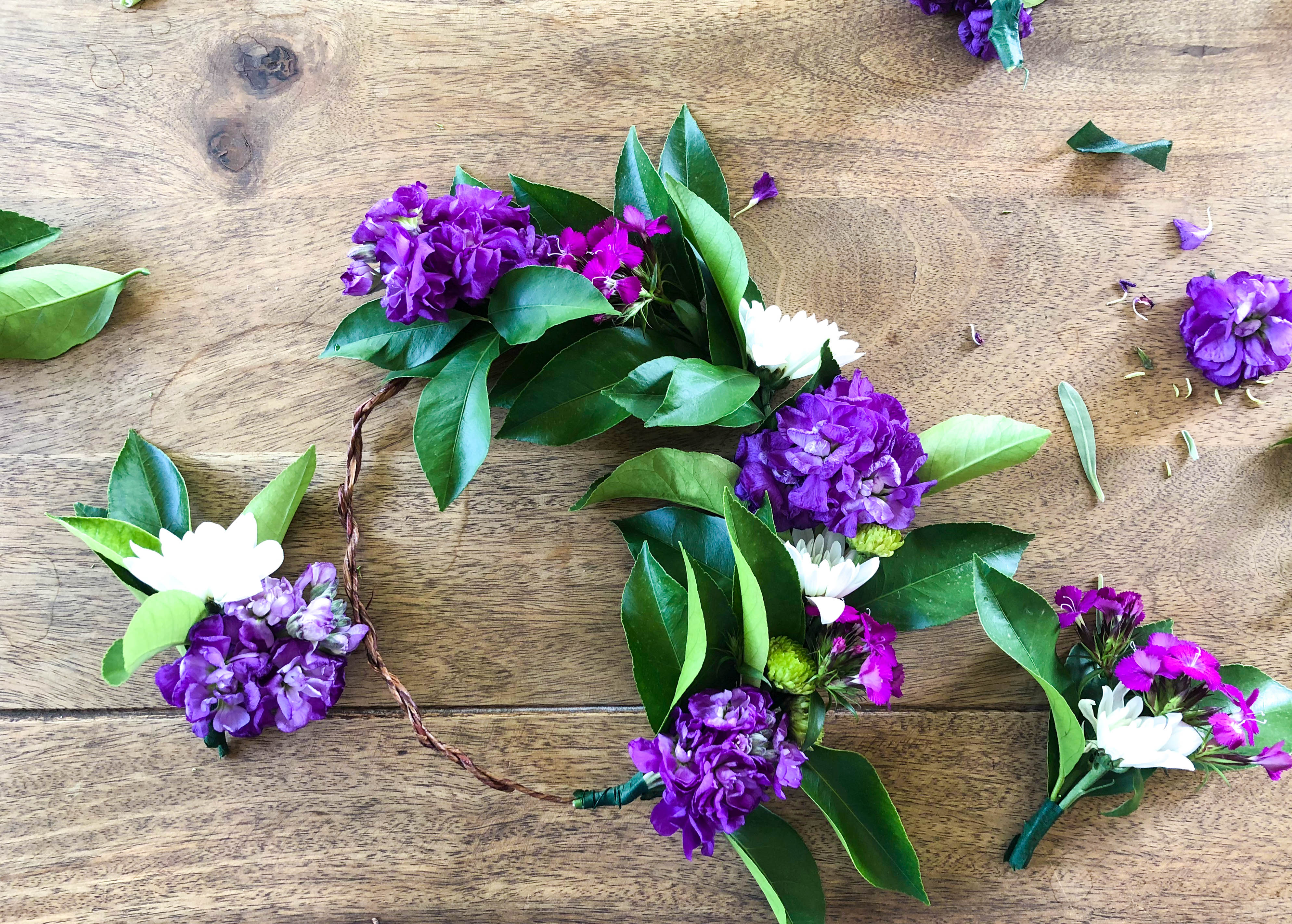 How to make a Floral Crown for a wedding or graduation ceremony!